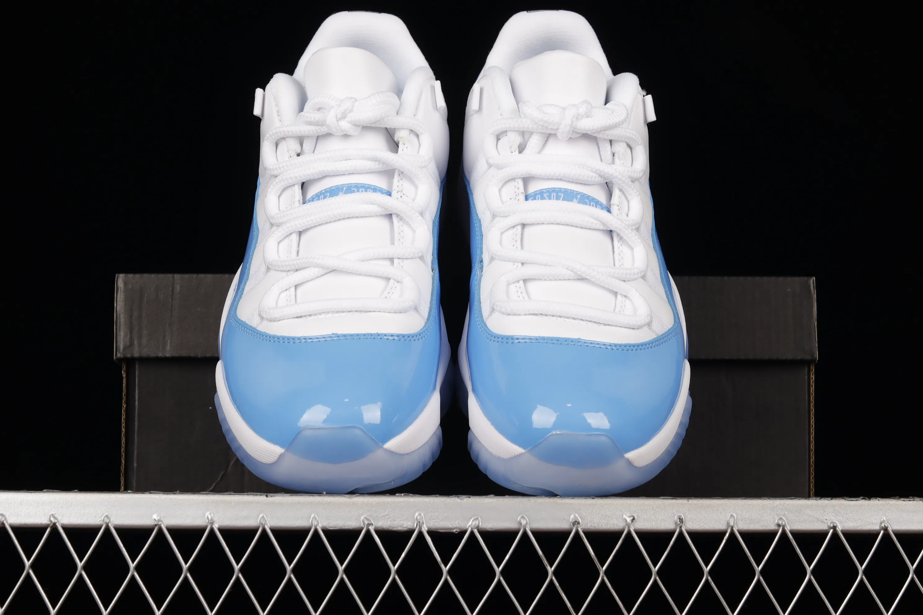 All categories Air Jordan Jordan series basketball shoes Air Jordan 11 F version Air Jordan 11 Low "Carolina" AJ11 Joe 11 white and blue first layer genuine carbon 528895-106